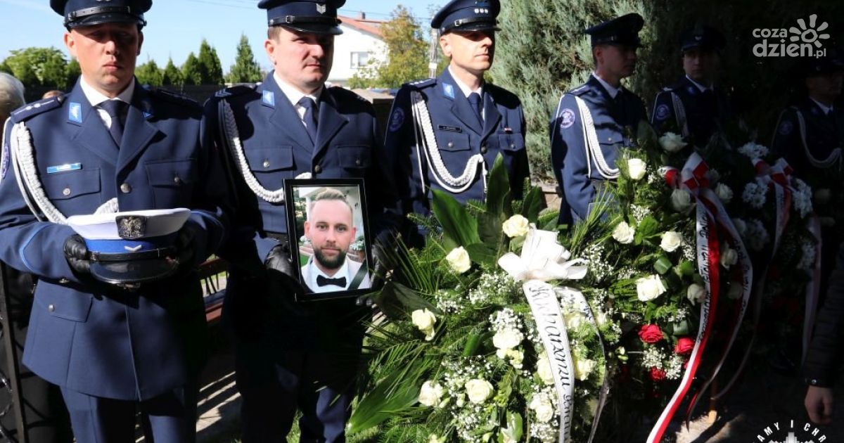 Tłumy pożegnały sierż. Adriana Kumora, policjanta z Kielc