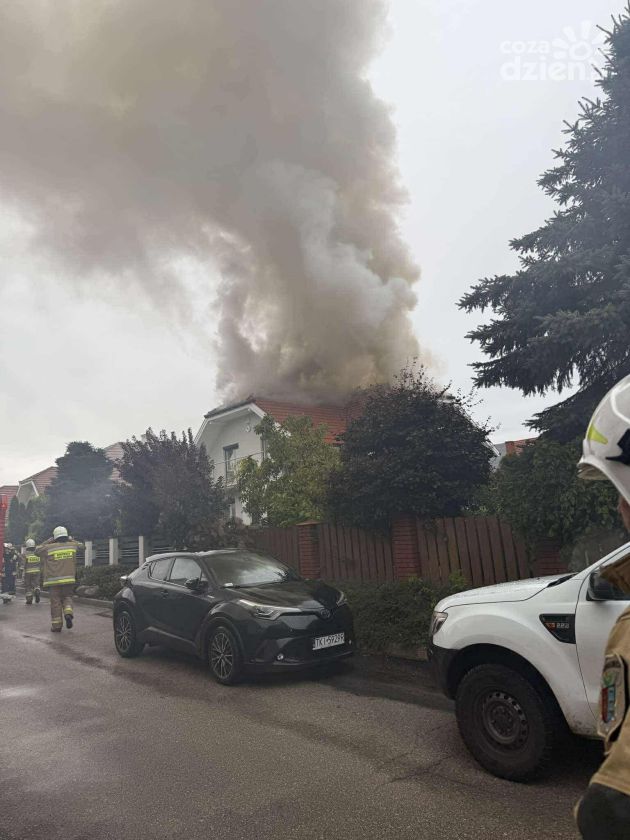 Pożar domu w Bilczy – jedna osoba trafiła do szpitala