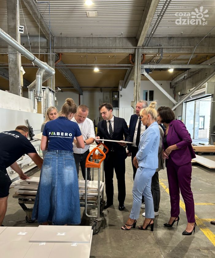 Minister Andrzej Domański odwiedził Kielecki Park Przemysłowy