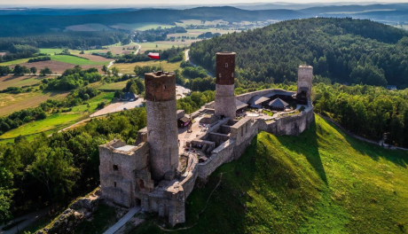 Zakończono kompleksową renowację murów Zamku Królewskiego w Chęcinach 