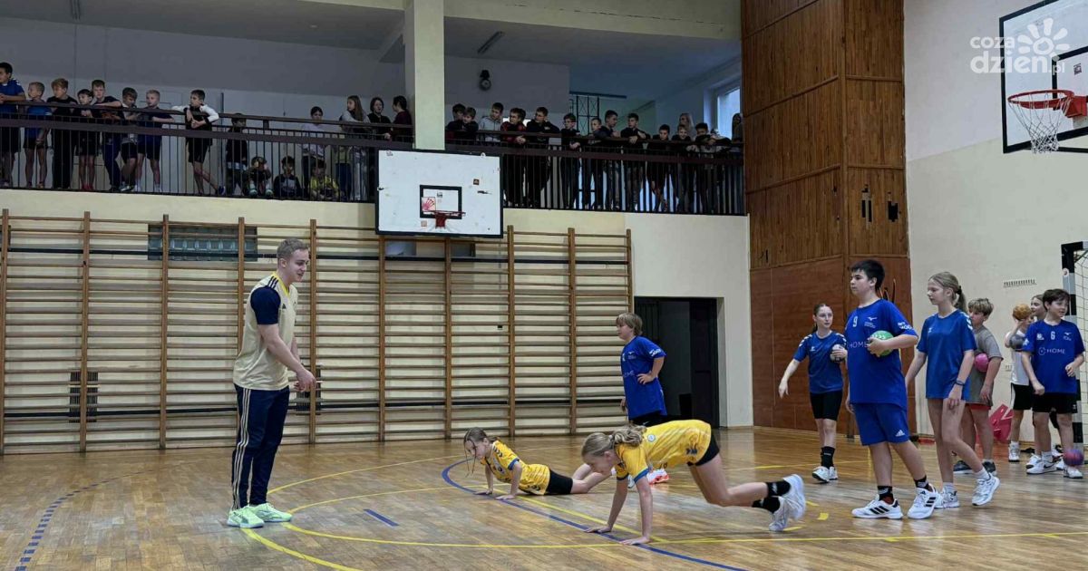 Zawodnicy Industrii Kielce poprowadzili lekcję WF w szkole podstawowej