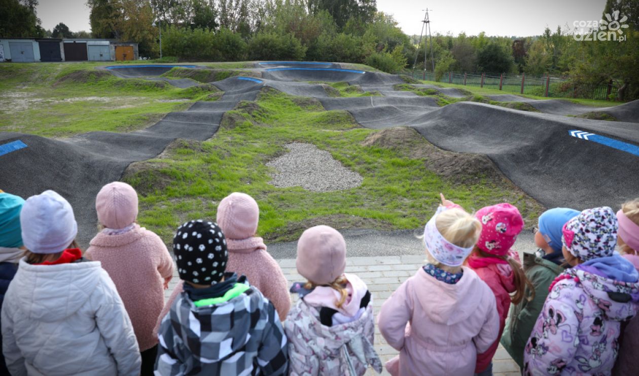 Nowoczesny pumptrack w Nowinach już otwarty