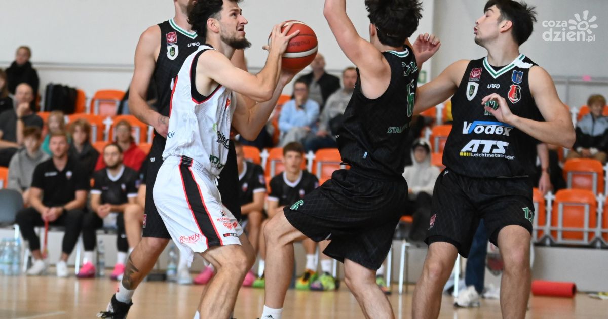 Koszykarze UJK Kielce z kolejnym zwycięstwem