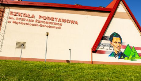 Mural Stefana Żeromskiego w Mąchocicach-Scholasterii