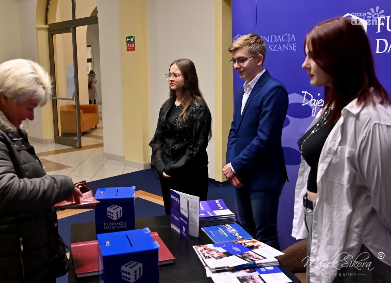 Fundacja „Daj Szansę” zaprasza uczniów do składania wniosków o stypendia naukowe i artystyczne