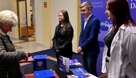 Fundacja „Daj Szansę” zaprasza uczniów do składania wniosków o stypendia naukowe i artystyczne