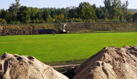 Ruszyła długo wyczekiwana przebudowa stadionu w Skarżysku
