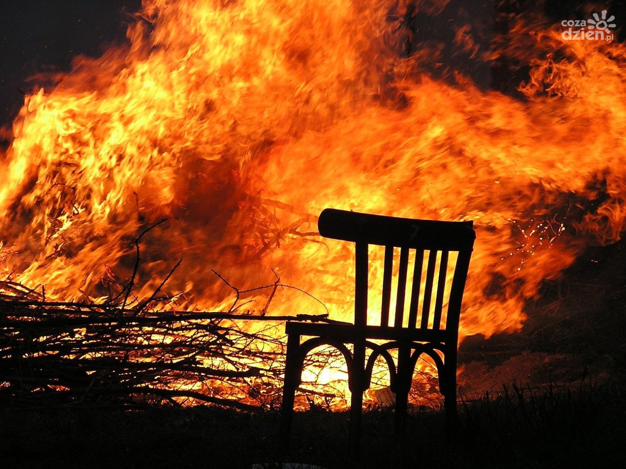 Pożar domu wielorodzinnego. Znaleziono zwęglone ciało