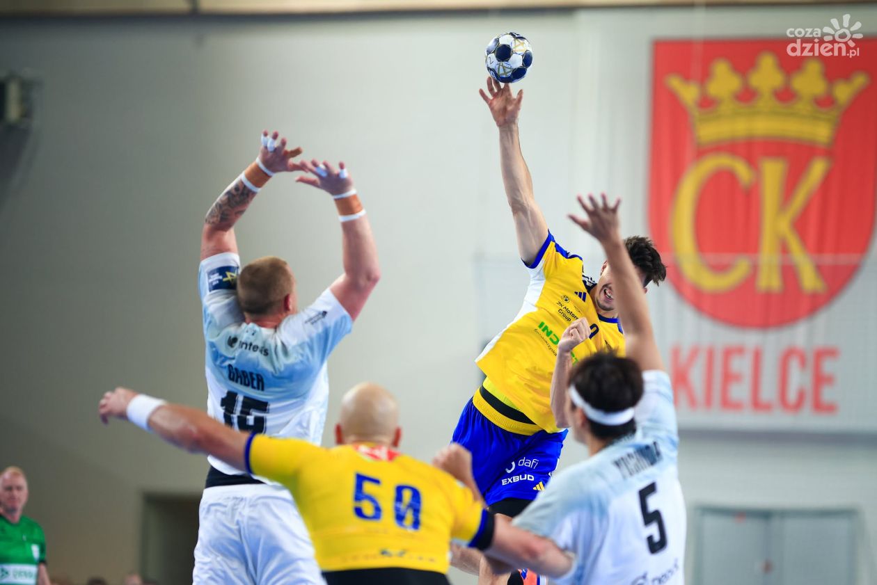 Francuskie komentarze w Hali Legionów