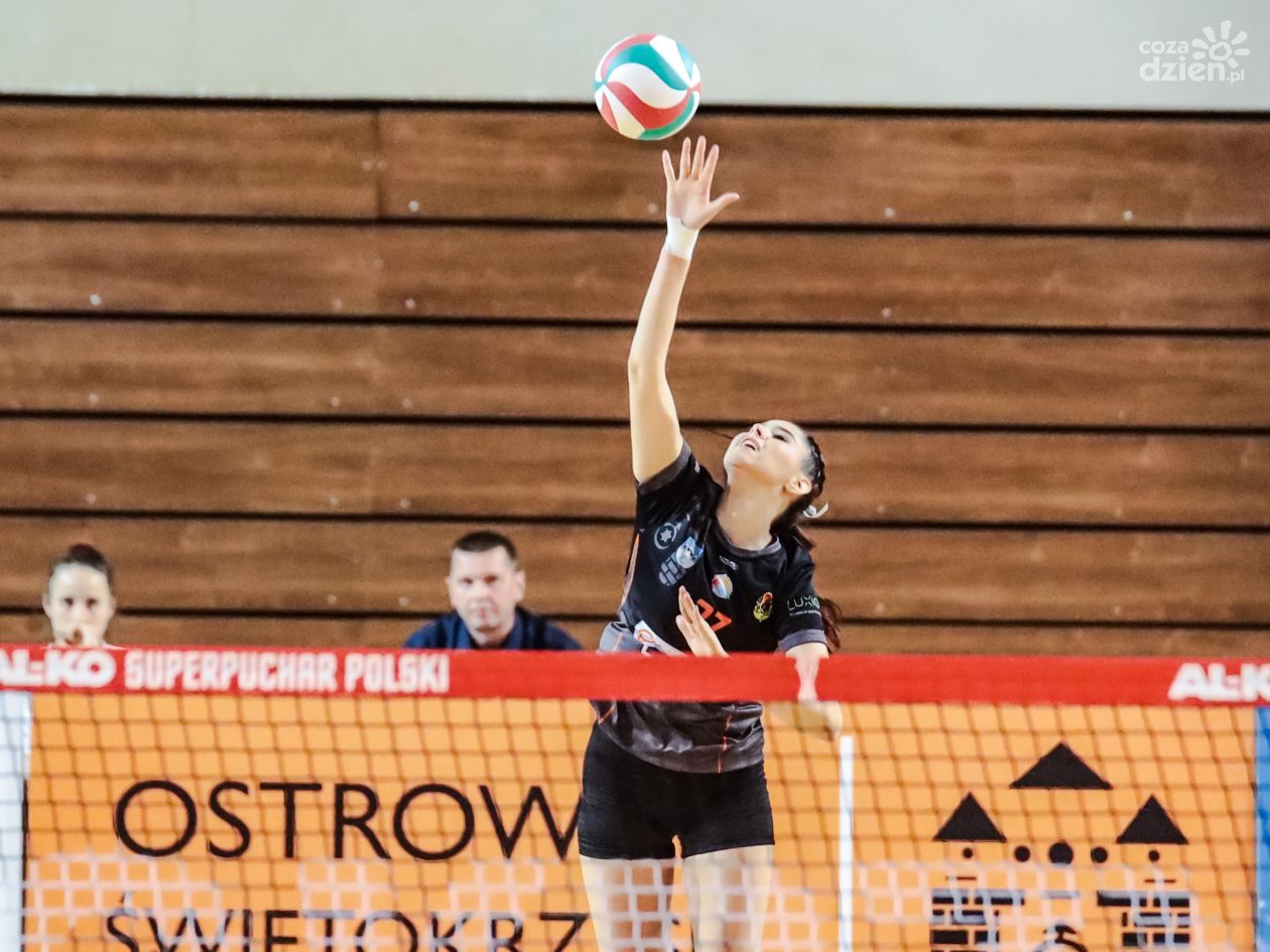 Pucharowe zwycięstwo siatkarek KSZO SMS