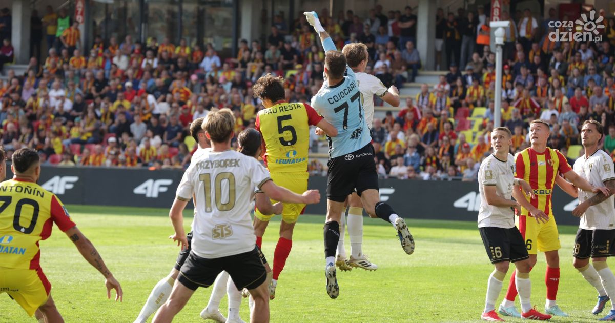 Korona Kielce przed starciem z liderem. Zieliński: „Chcemy pokazać efekty pracy”, Soteriou: „To nasz dom, musimy go bronić”