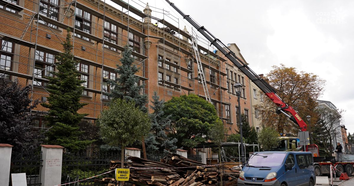 Niedługo zobaczymy nowy dach na II LO im. J. Śniadeckiego