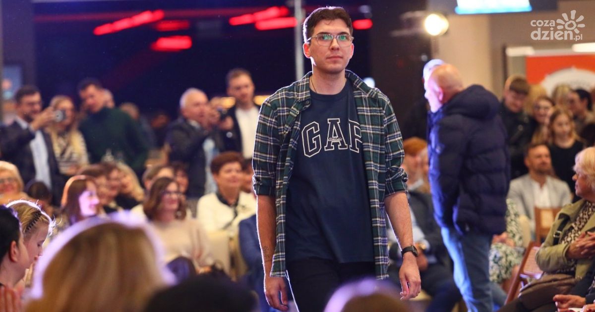 Dziennikarz Radia Rekord na wybiegu! 25. Jubileuszowy Wieczór Modnych Filantropów za nami