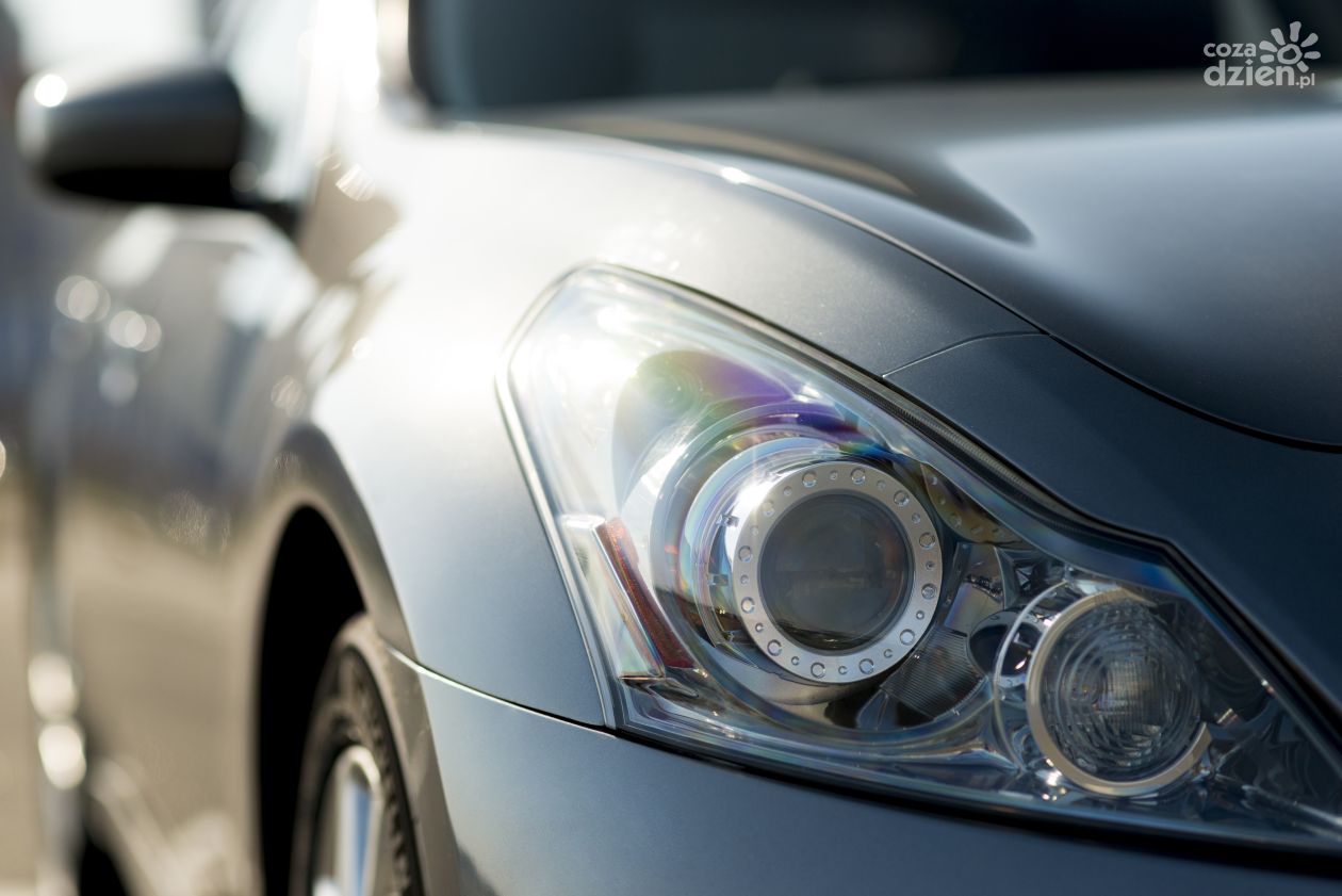 Sprawdź światła w swoim aucie za darmo – akcja w powiecie kieleckim już 27 i 28 października