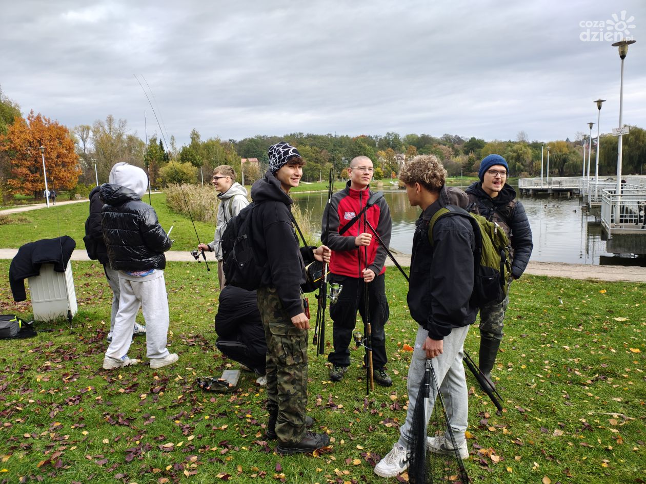 Charytatywnie łowili ryby