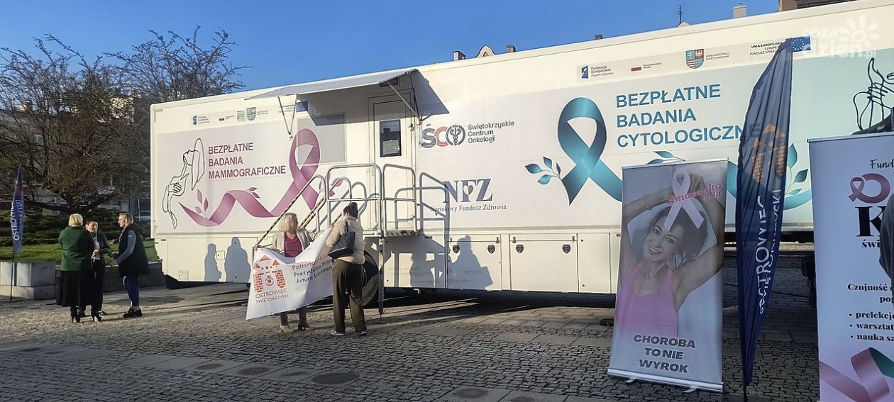 Na ostrowieckim Rynku stanął cytommamobus ŚCO