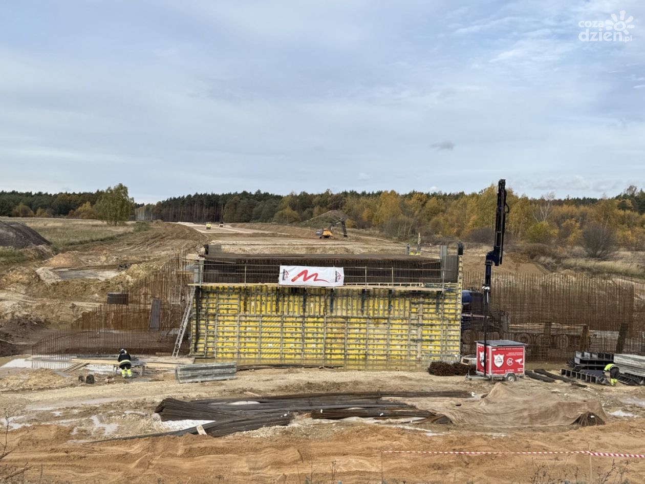 Minister Infrastruktury z wizytą na budowie S74 w świętokrzyskim