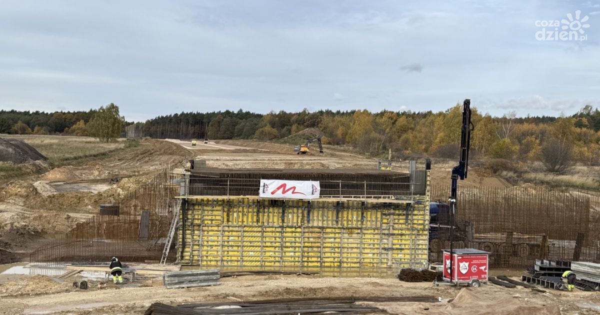 Minister Infrastruktury z wizytą na budowie S74 w świętokrzyskim