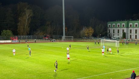 Pruszkowski Znicz zgaszony przed Wszystkimi Świętymi. Korona przechodzi do kolejnej fazy Pucharu Polski