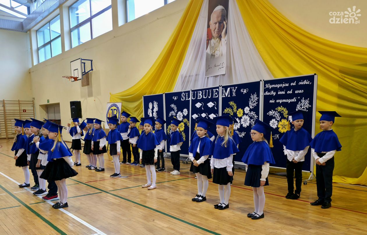 Ślubowanie Pierwszoklasistów w Zespole Szkolno-Przedszkolnym im. Jana Pawła II w Rakowie