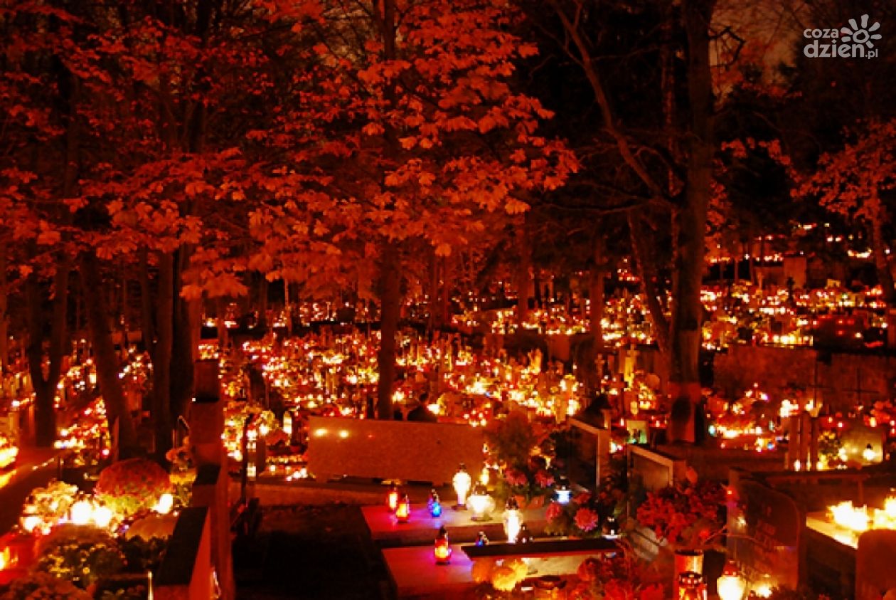 Uroczystość Wszystkich Świętych – Msze święte na kieleckich cmentarzach