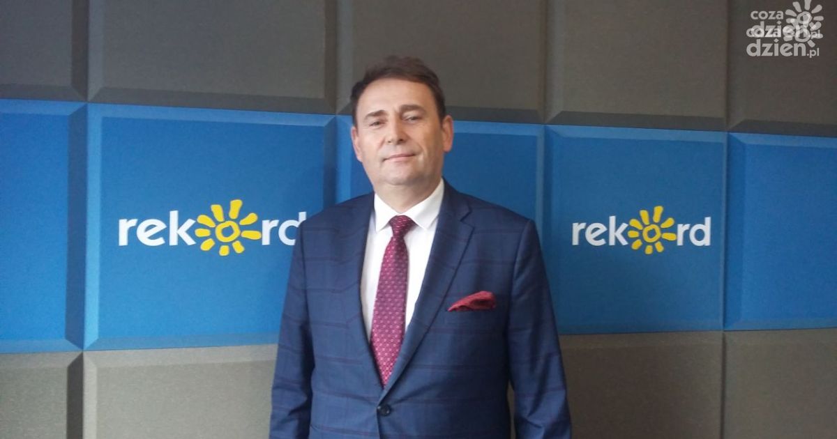 Udało się wyremontować pomnik zasłużonego proboszcza z Koprzywnicy i Ożarowa