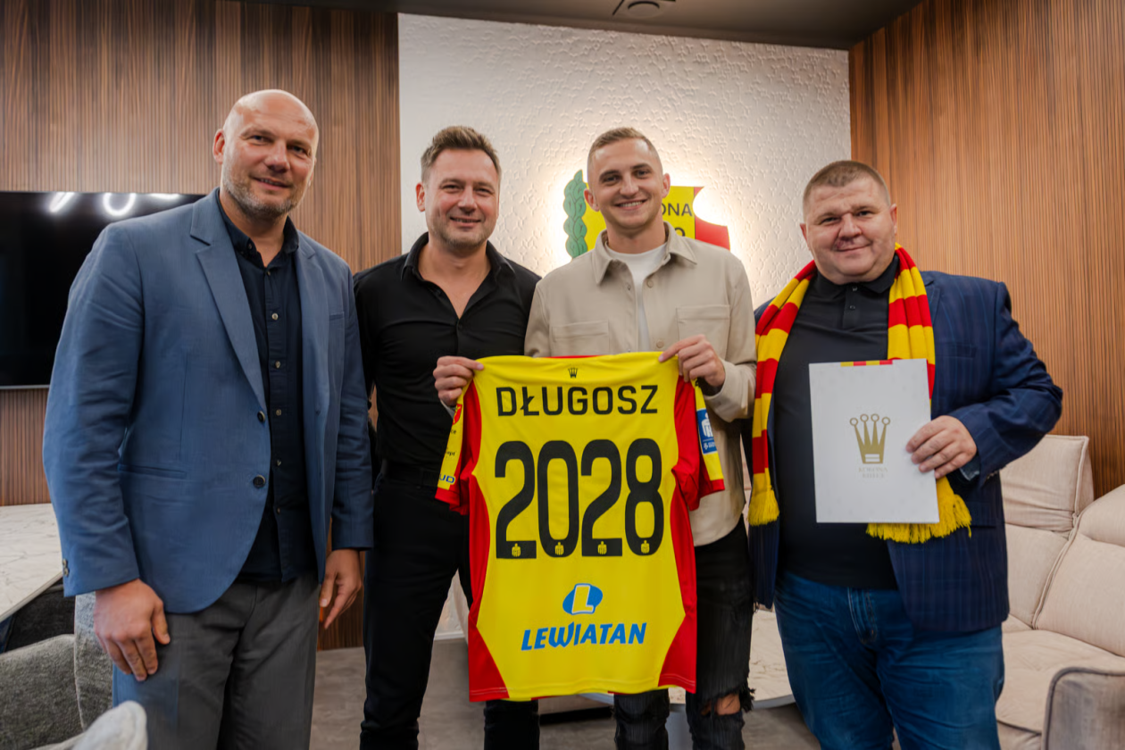 Wiktor Długosz przedłuża kontrakt z Koroną Kielce do 2028 roku