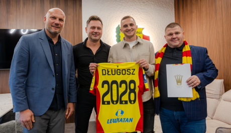 Wiktor Długosz przedłuża kontrakt z Koroną Kielce do 2028 roku