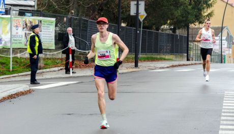 Najlepsi 10 km przebiegają w pół godziny