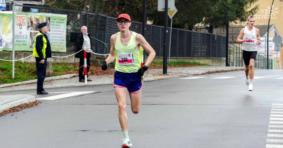 Najlepsi 10 km przebiegają w pół godziny