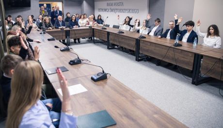 Ostrowiecka Młodzieżowa Rada kończy pierwszą kadencję i przekazuje pałeczkę dalej