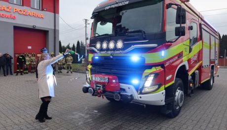Nowy ciężki wóz strażacki w OSP Piekoszów