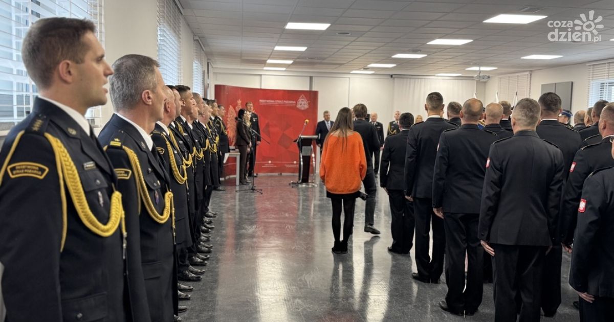 Strażackie święto w duchu patriotyzmu. Odznaczenia i awanse w Świętokrzyskiem