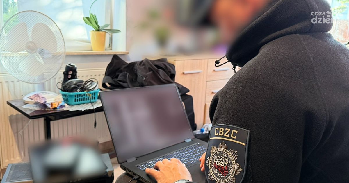 Fałszywe alarmy bombowe paraliżowały pracę instytucji. CBZC zatrzymało siedem osób