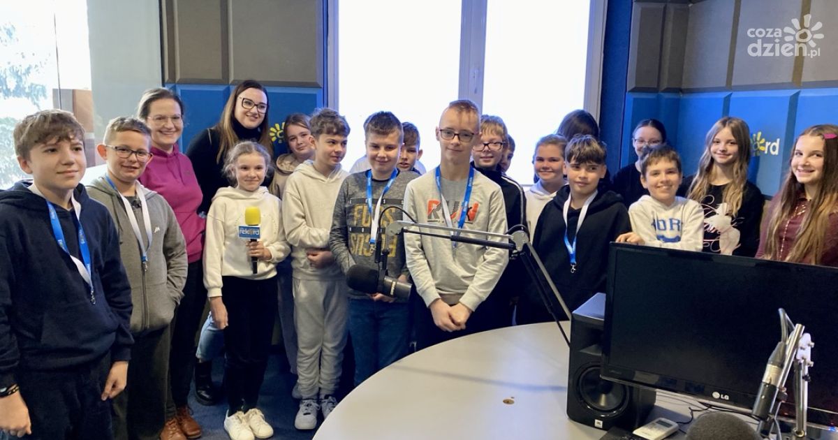 „Młodzi Obywatele na Piątkę” - uczniowie PSP nr 5 odwiedzili Radio Rekord