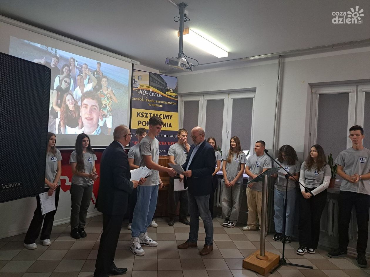 Uczniowie Zespołu Szkół Technicznych w Siennie odebrali europassy