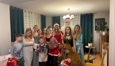 Mikołajki dla 60 dzieci z kieleckich domów dziecka — dzień pełen uśmiechów, edukacji i prezentów