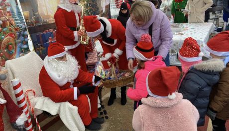 Mały bazarek w Ostrowcu Świętokrzyskim zamienił się w wioskę Mikołaja