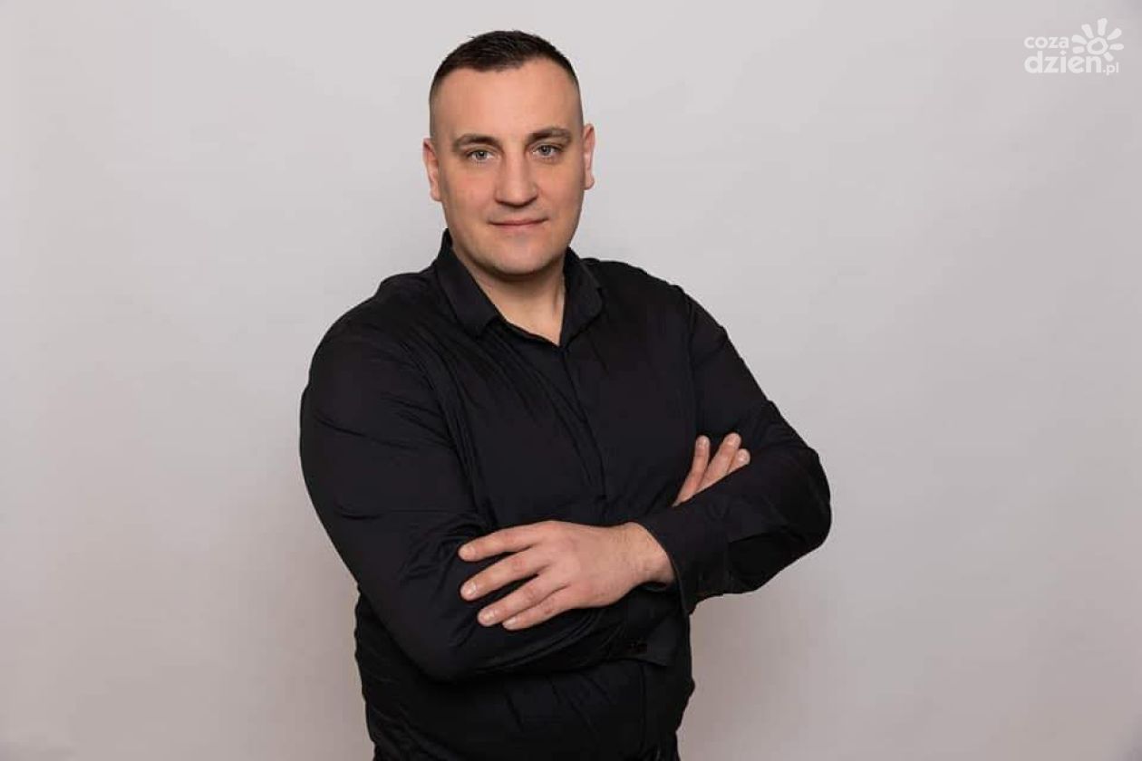 Radny Daniel Strojny zrzeka się mandatu