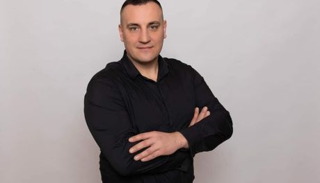 Radny Daniel Strojny zrzeka się mandatu