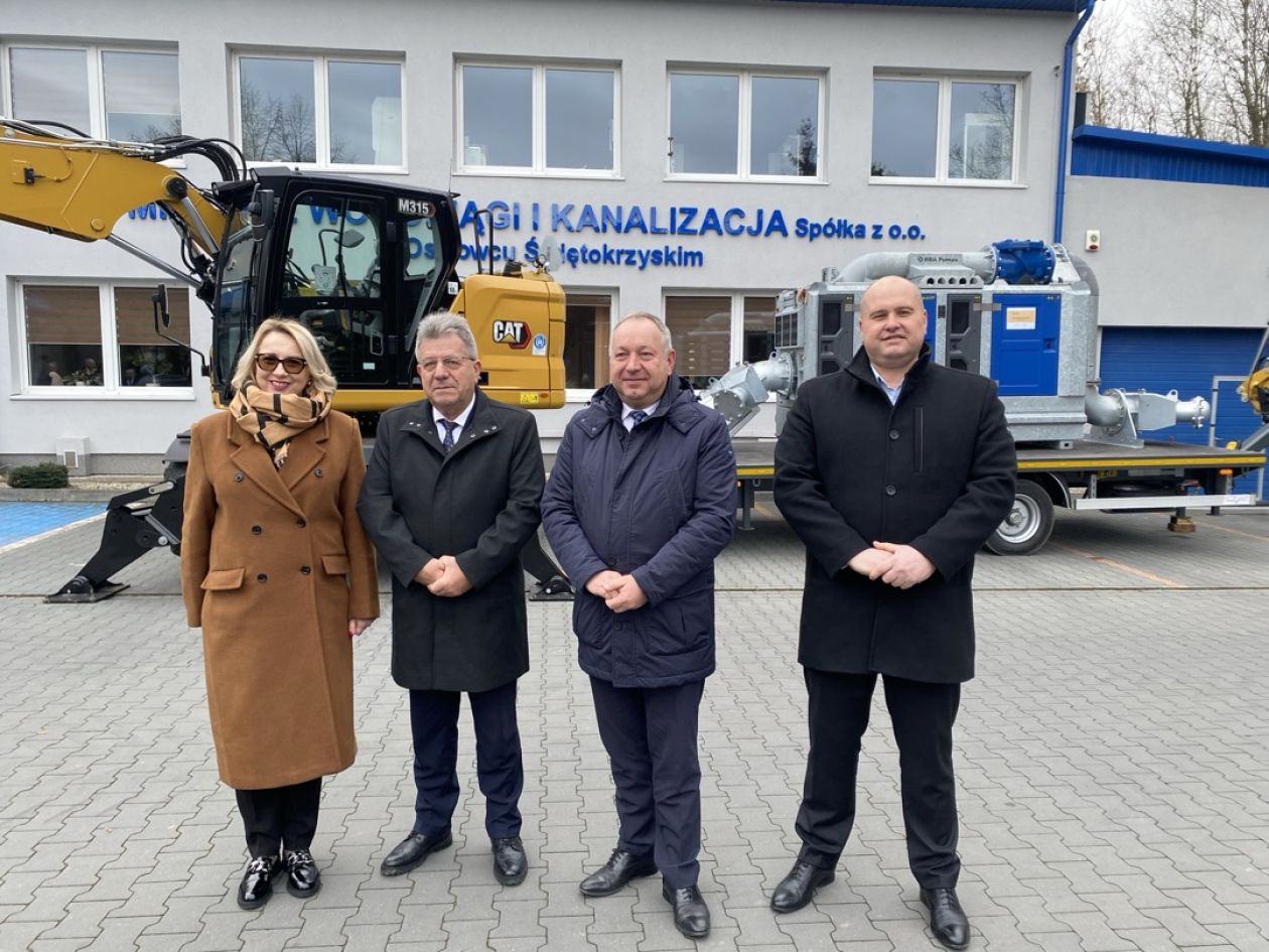 Miliony na bezpieczeństwo Ostrowca Świętokrzyskiego i powiatu. Nowy sprzęt i inwestycje w ochronę mieszkańców