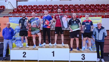 Zuzanna Witkowska, Dawid Stąpór i Damian  Listek zwycięzcami Świąteczno -
Noworocznego Turnieju Tenisa Stołowego