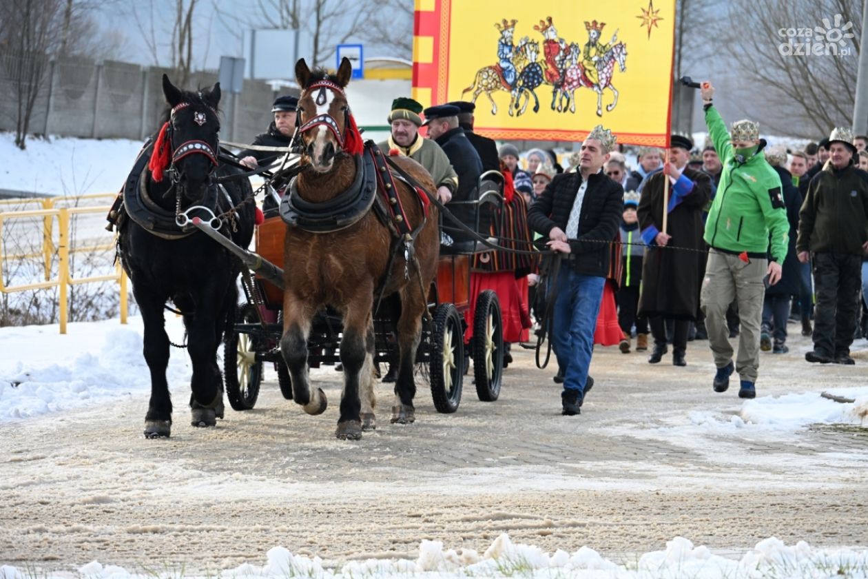 Orszak Trzech Króli znów przejdzie przez Brzezinki. „Pielgrzymi nadziei” w gminie Masłów.