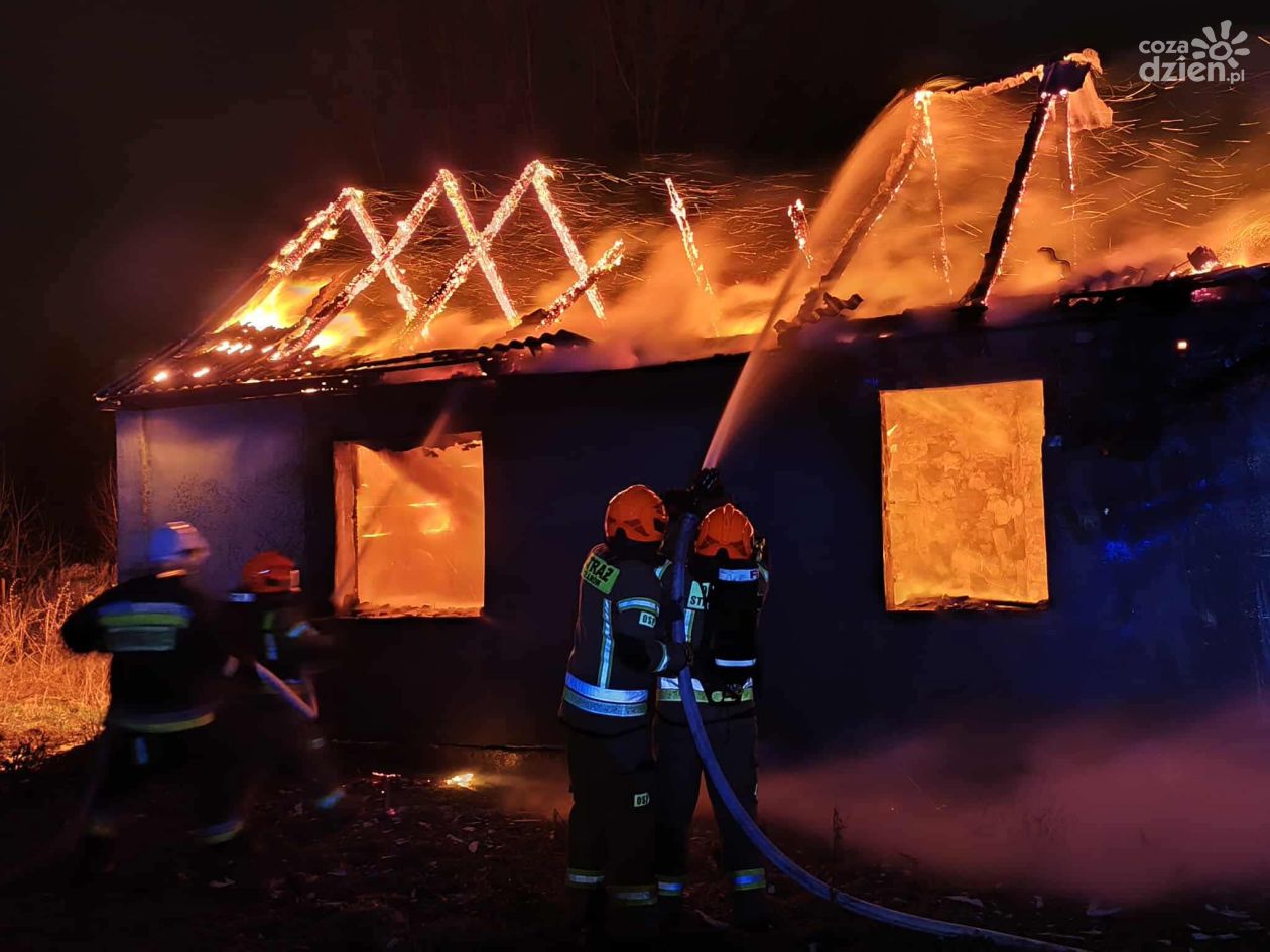 Rodzina Rzepków z Wyszmontowa straciła dach nad głową, ruszyła pomoc