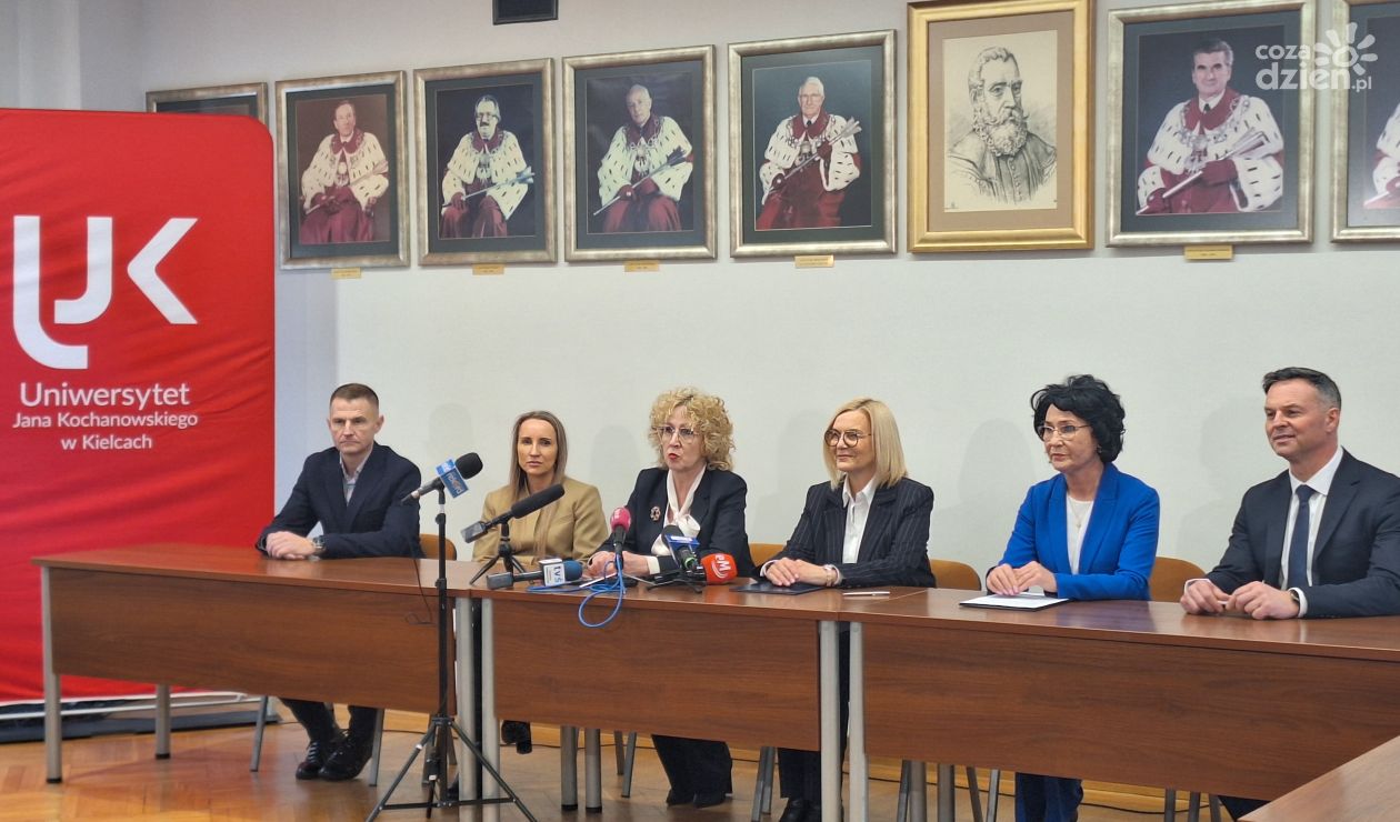 UJK w Kielcach i Urząd Marszałkowski podpisały porozumienie o współpracy. Pierwsza taka inicjatywa w Polsce