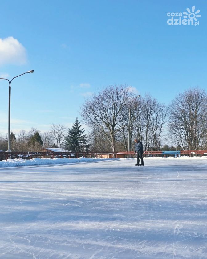 Lodowisko w Kielcach przy ul. Szczecińskiej ruszyło