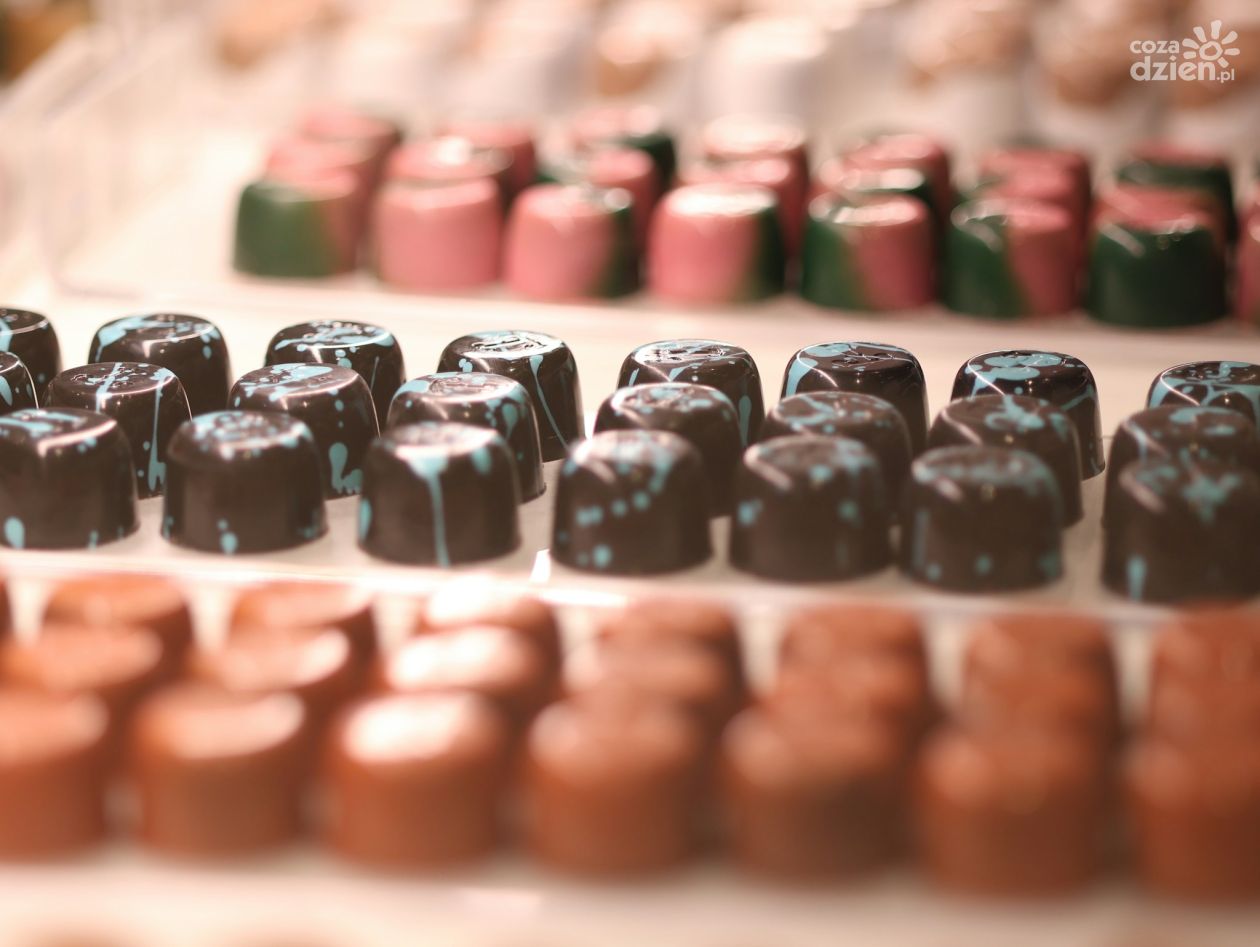Wyzwania certyfikacji: dlaczego warto wybierać polskiego producenta słodyczy z najwyższymi normami higieny?