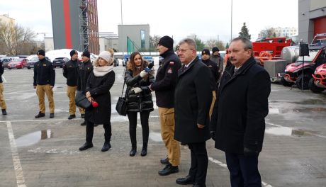 Nowoczesny sprzęt dla strażaków. Robot gaśniczy za 2 mln zł i pojazdy do działań w ekstremalnych warunkach