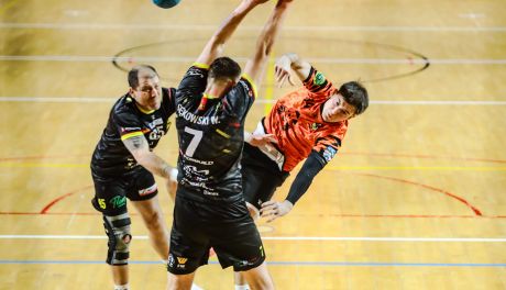 KSZO Ostrowiec Św. - KSSPR Końskie [ZDJĘCIA]