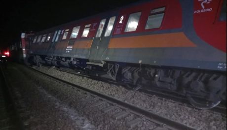 Wykolejenie pociągu POLREGIO na szlaku Miechów – Słomniki. Ruch kolejowy wstrzymany